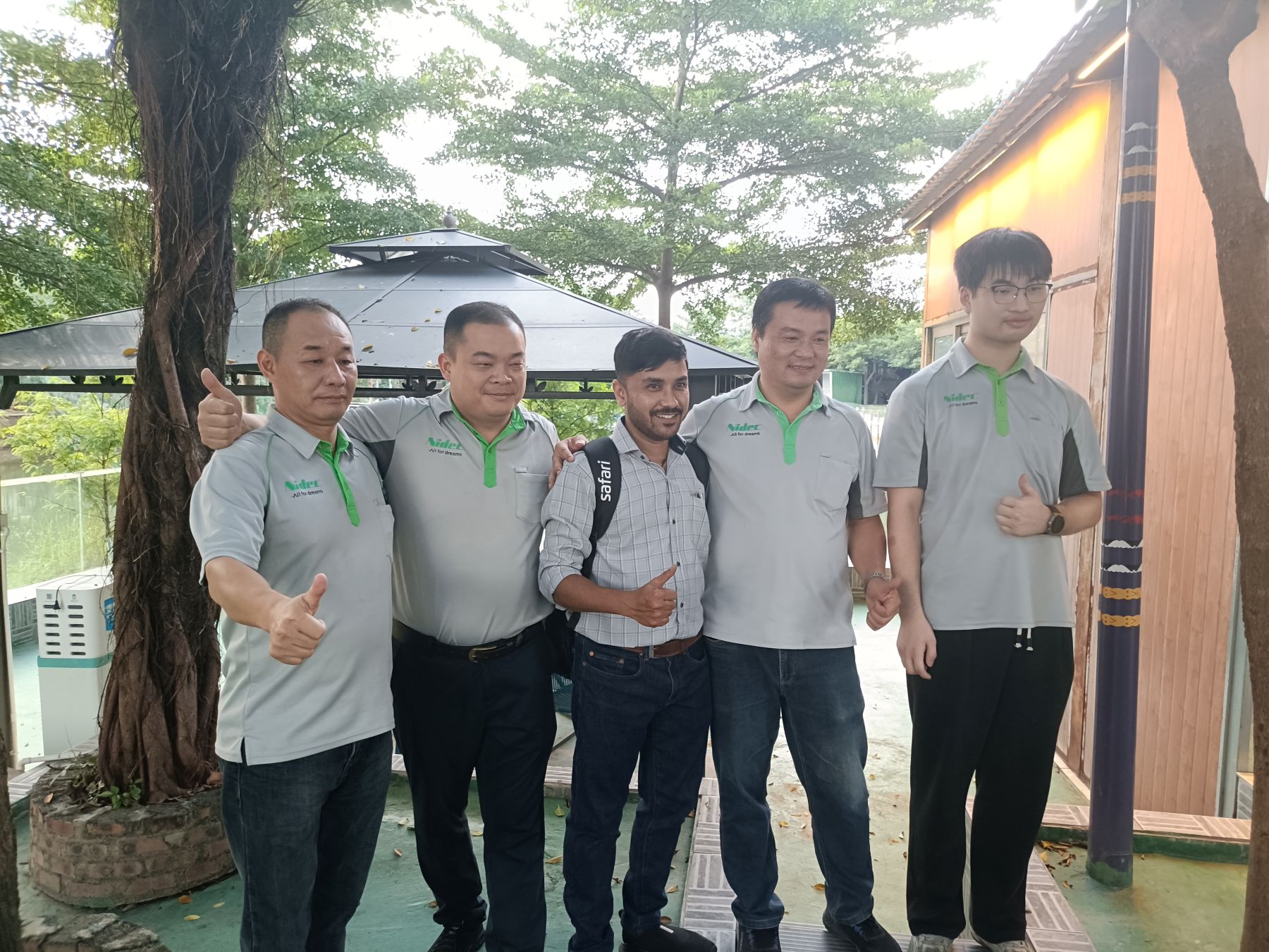 Qualitätsaktivität zwischen Nidec Elevator Traction Machine China und Indian